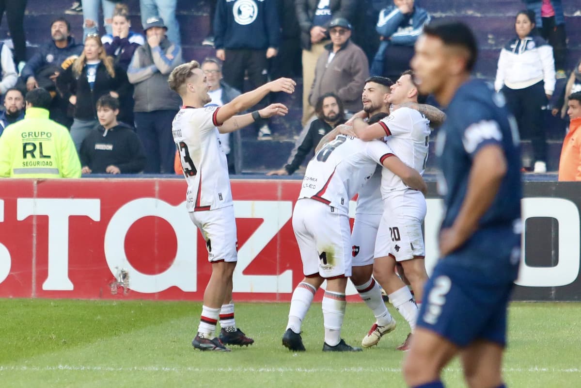 Newell’s ganó con oficio y coraje en Mendoza en un duelo vibrante