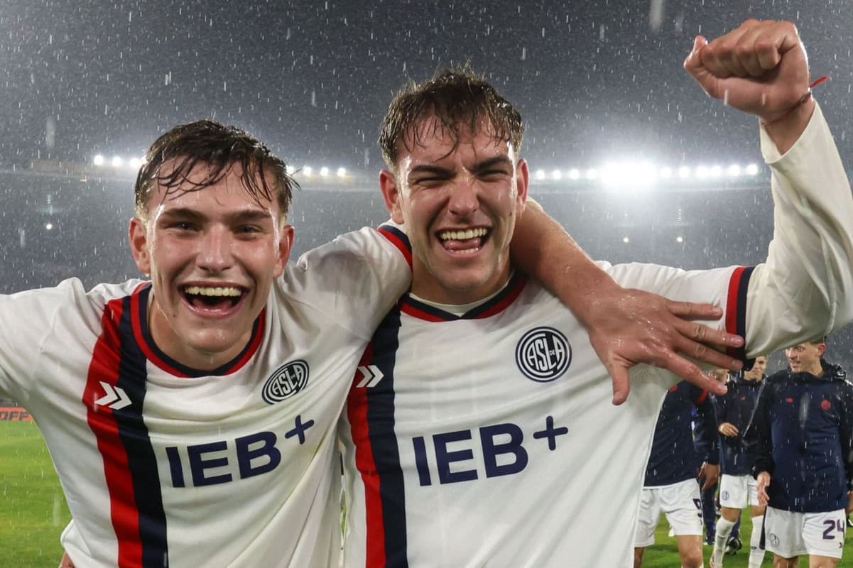 San Lorenzo arrancó con el pie derecho y amargó el debut de Tévez