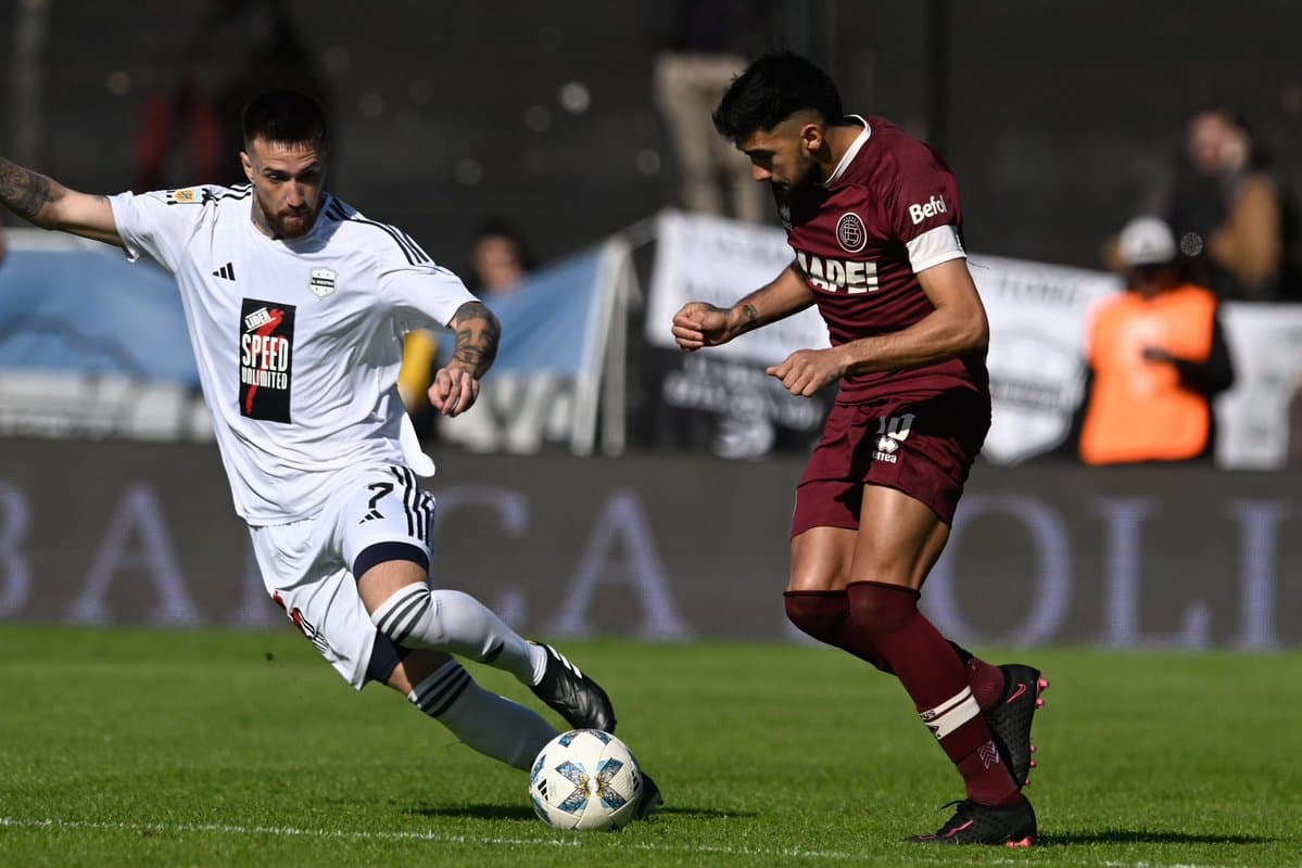 Con orden y oportunismo, Riestra venció a Lanús en su debut