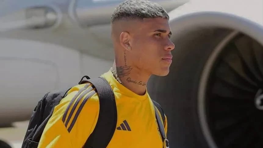 Ayrton Costa recibió la visa