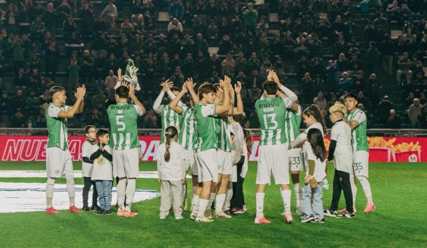 Banfield recibe a Barracas y quiere aprovechar el envión anímico