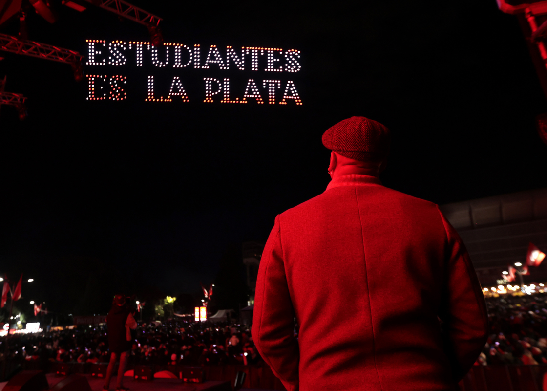 Una noche de historia y emoción: Estudiantes festejó sus 120 años con una fiesta en UNO