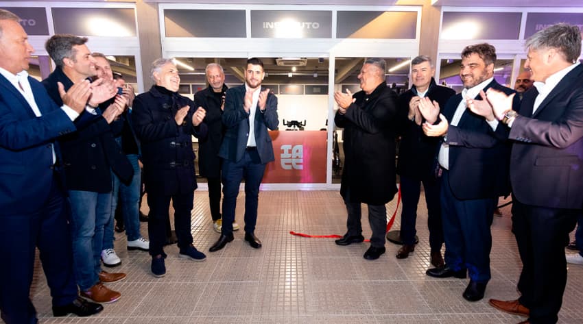 Con la presencia de “Chiqui” Tapia, Instituto inauguró su nueva Ciudad Deportiva