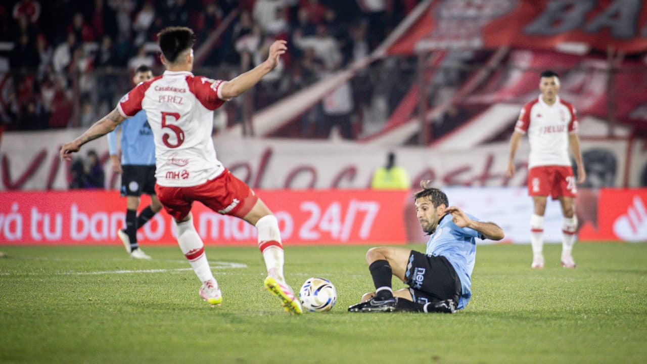 Huracán falló demasiado y lo pagó con una dura derrota