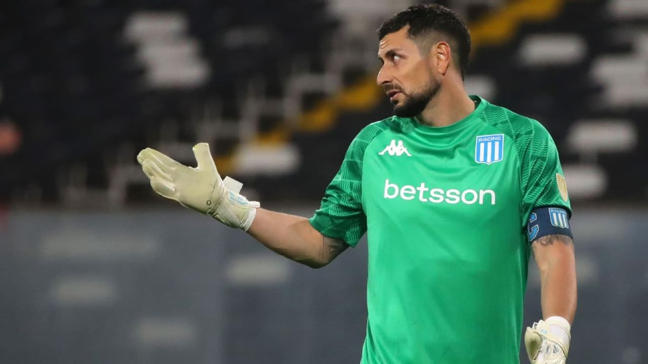 “Son jugadas difíciles, pero es más nuestro, tenemos que poder resolver este tipo de partidos”